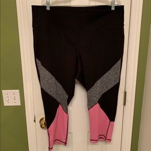 Lane Bryant Livi Active crop workout pants NWOT